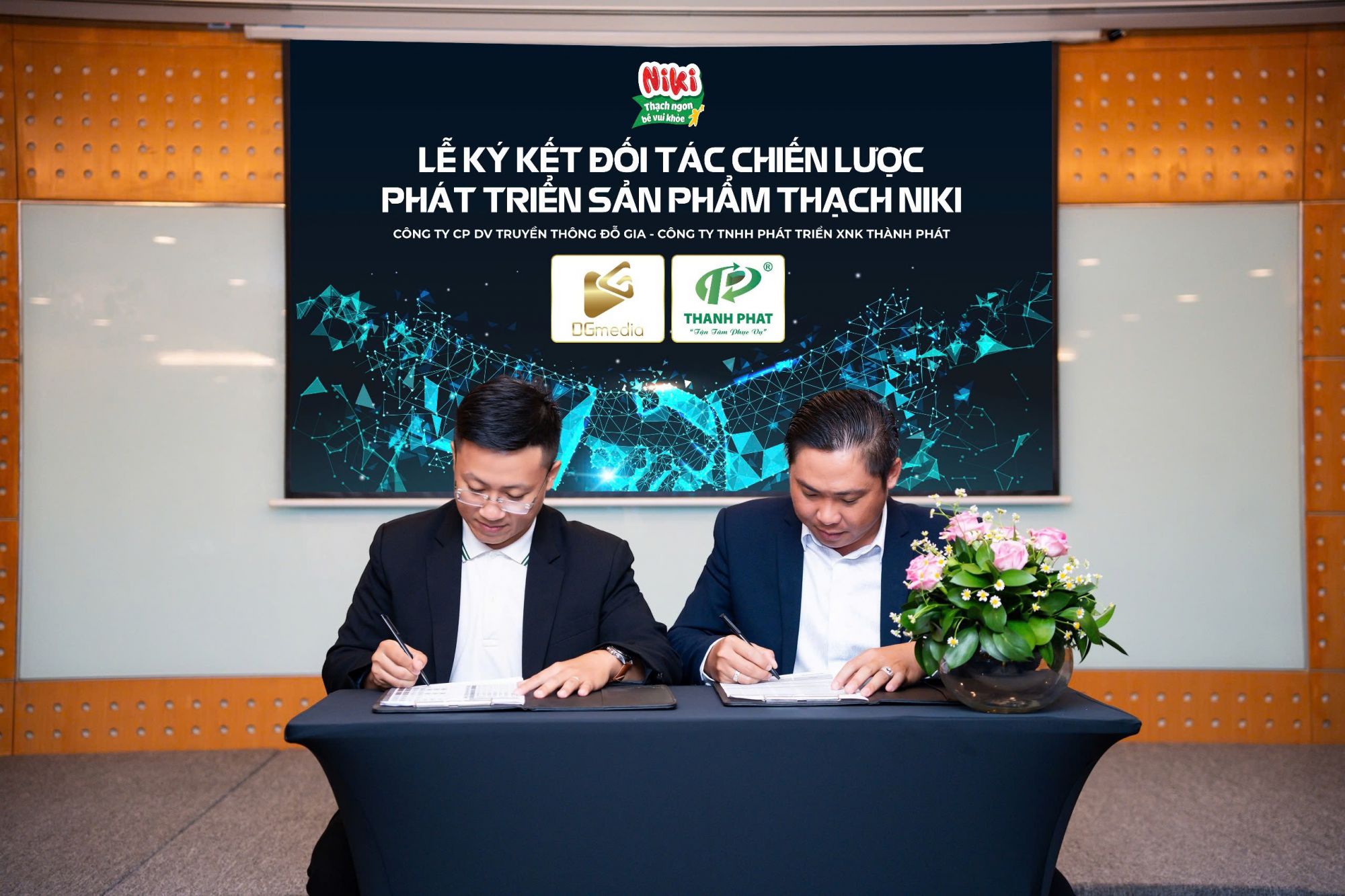 LỄ KÝ KẾT HỢP TÁC CHIẾN LƯỢC PHÁT TRIỂN - KHỞI ĐẦU CHO HÀNH TRÌNH MỚI CỦA THẠCH TÚI NIKI